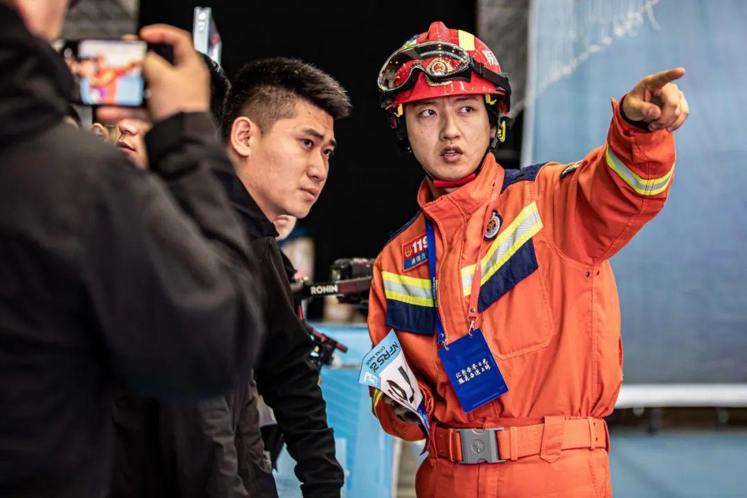 PG电子试玩官网-新加坡选手锋芒毕露，斩获殊荣